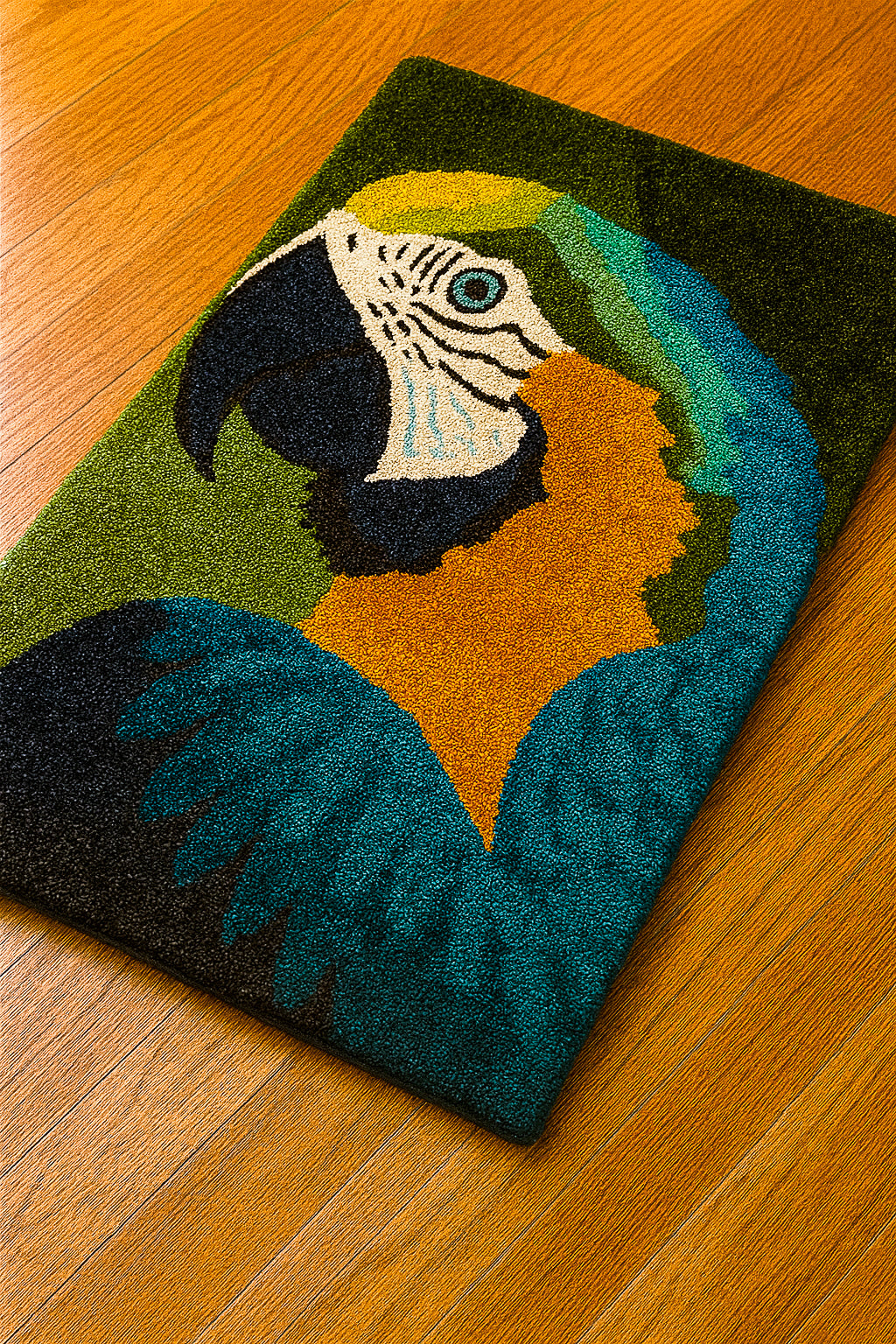 The Regal Macaw (HT-01502)