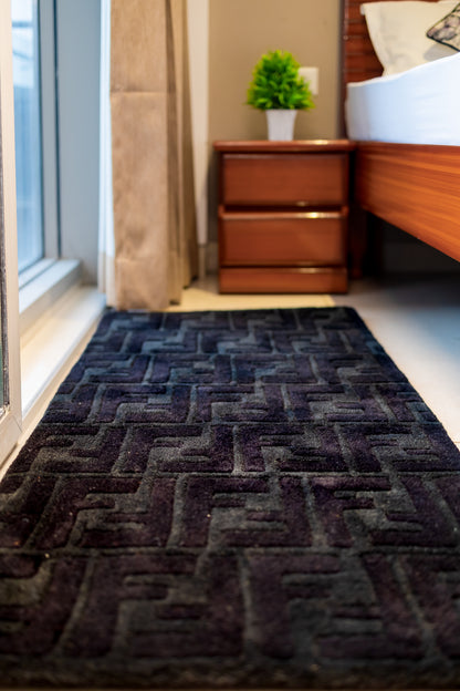 Black Fendee Rug (HT – 0024)